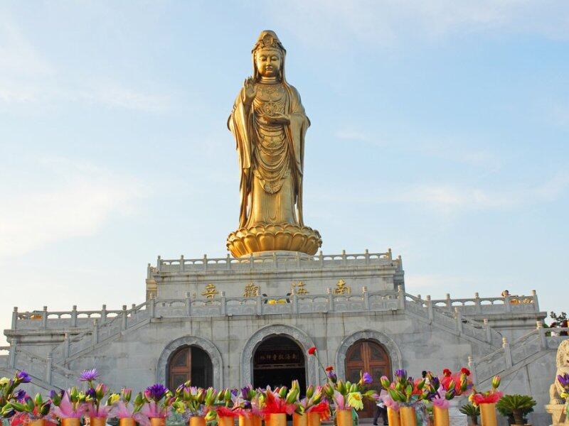 2025普陀山礼佛祈福攻略：普陀山旅游必知的礼佛必去之地和祈福礼仪