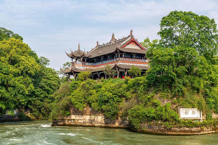都江堰景区的古建筑