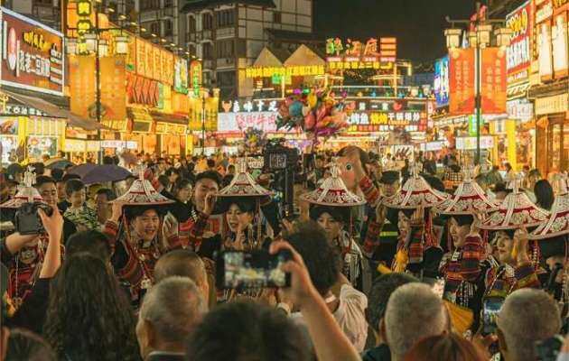成都天府机场到市区车程多久？
