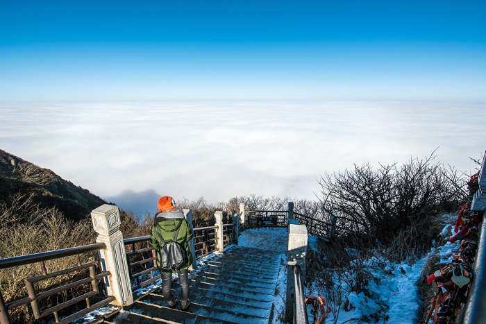 峨眉山