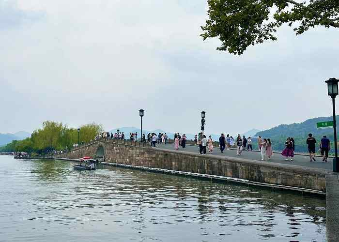 西湖晨景