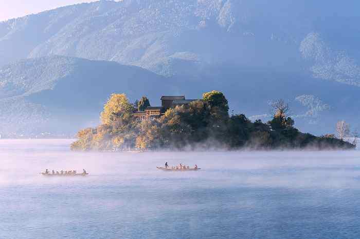 泸沽湖晨景