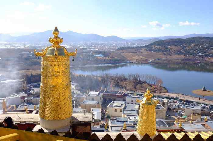 松赞林寺