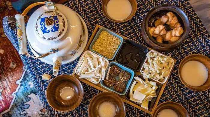 内蒙古美食-蒙古奶茶