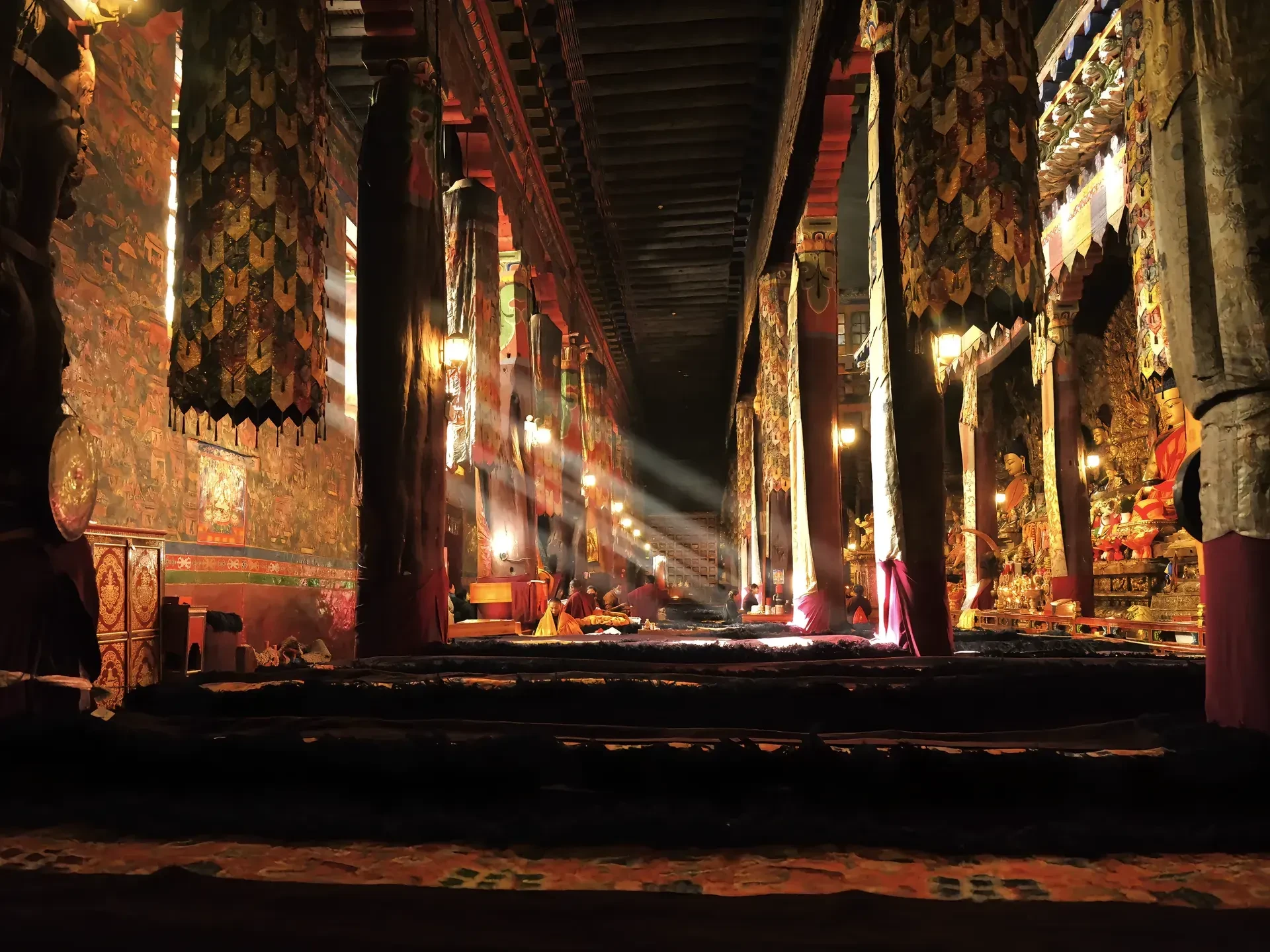 日喀则-萨迦寺内