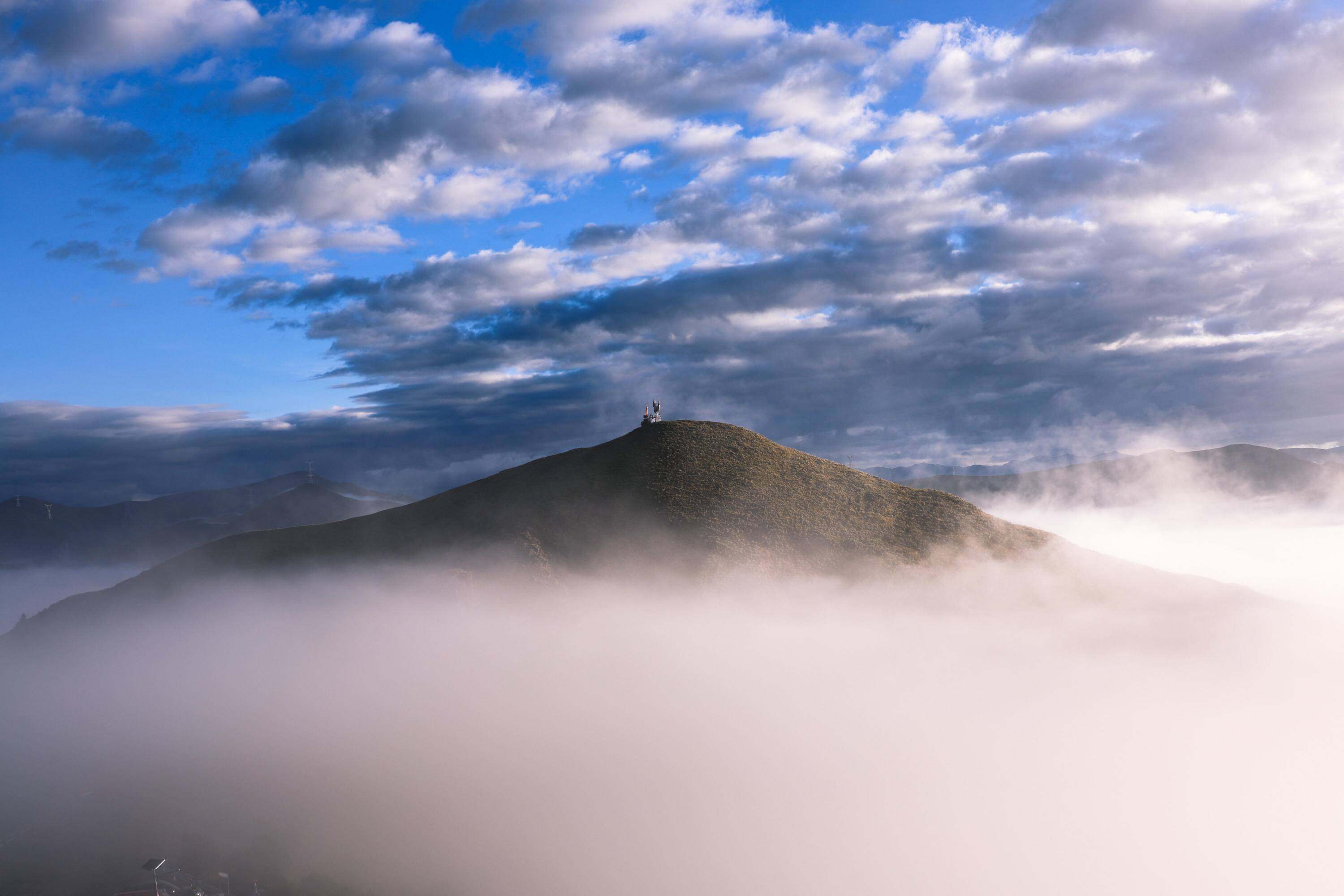 新都桥-塔公草原晨雾