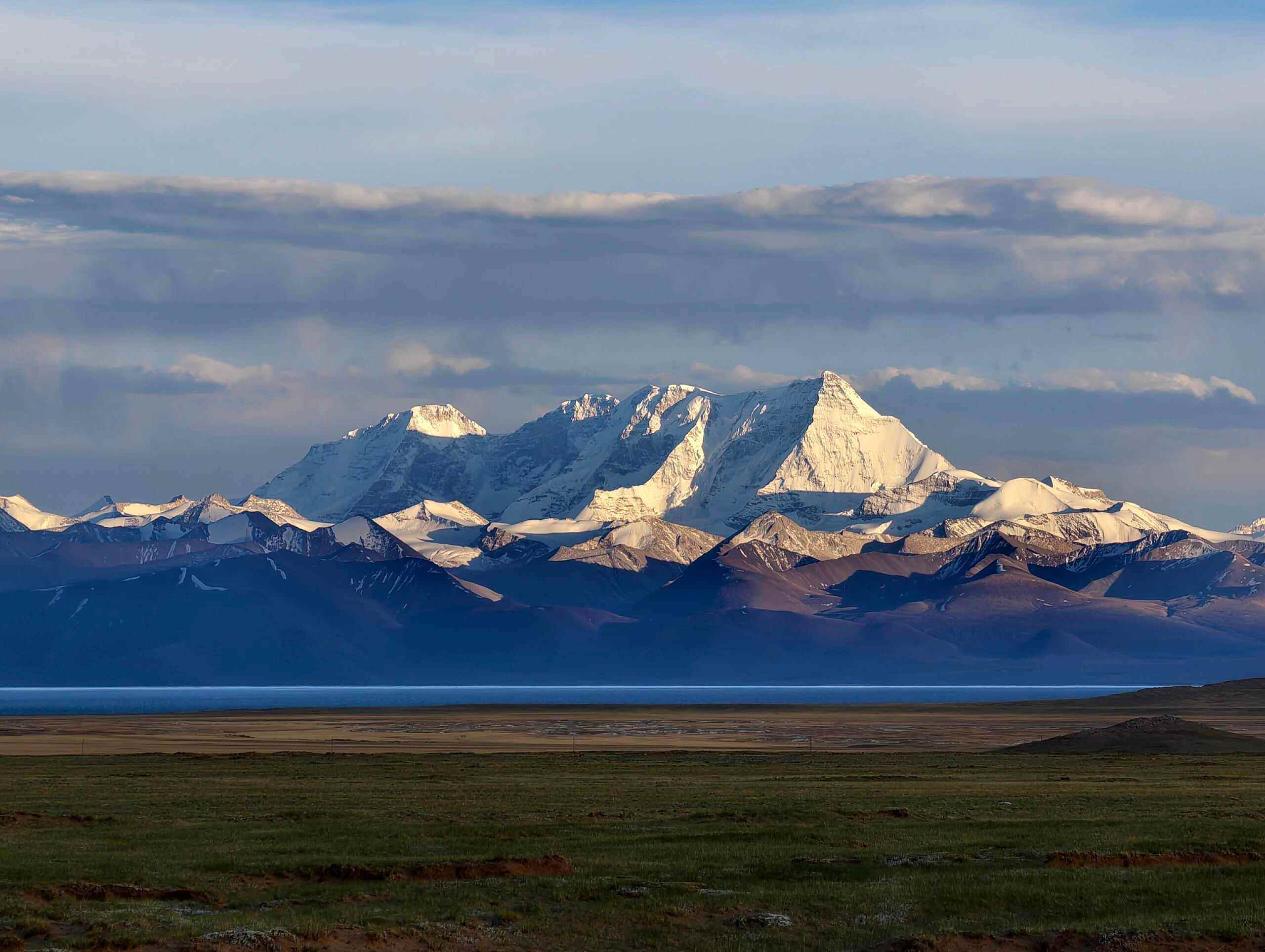 西藏-那曲纳木措北岸和唐古拉山