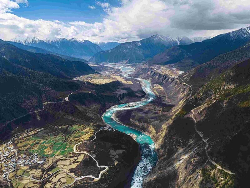 西藏旅游景点-雅鲁藏布大峡谷•索松村最震撼的景观组合