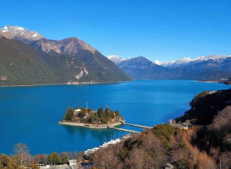 西藏旅游景点-巴松措•鲁朗林海•雪山•湖岛•冰川轻徒步